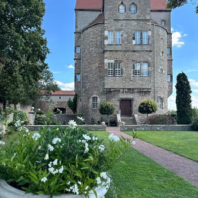 Bild vergr&ouml;&szlig;ern: Auf dem Bild ist die Außenansicht vom Schloss Seeburg zu sehen.