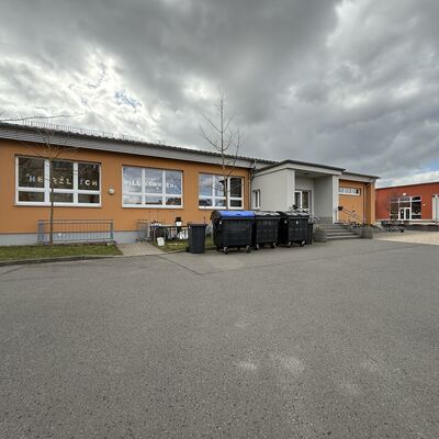 Auf dem Bild ist die Sekundarschule in Röblingen am See zu sehen.