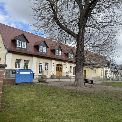 Bild vergr&ouml;&szlig;ern: Dorfgemeinschaftshaus in Röblingen am See