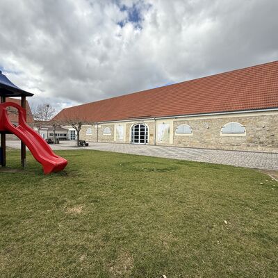 Bild vergr&ouml;&szlig;ern: Auf dem Bild ist die Festscheune in Röblingen am See zu sehen.