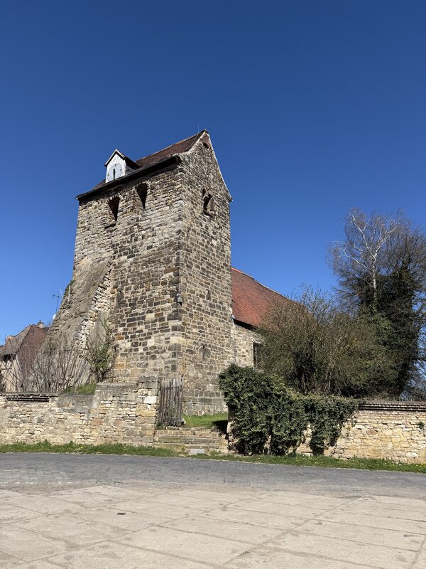 Bild vergr&ouml;&szlig;ern: Auf dem Bild ist die St. Bonifolius Kirche in Volkmaritz zu sehen.