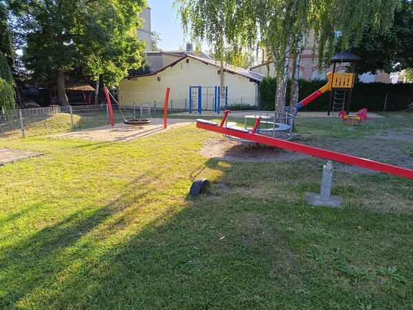 Bild vergr&ouml;&szlig;ern: Spielplatz Amsdorf neu 2