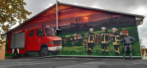 Bild vergr&ouml;&szlig;ern: Fertigstellung Wandfassade Feuerwehrgerätehaus Stedten