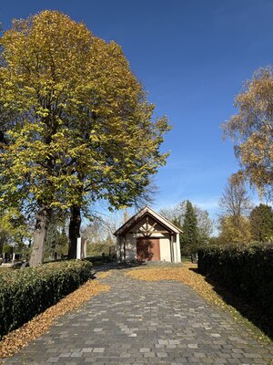 Bild vergr&ouml;&szlig;ern: Friedhof Röblingen am See
